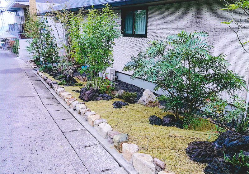 溝口造園　アプローチ・玄関前・植木・芝・庭石・岩・石垣・シック・スタイリッシュ・和モダン